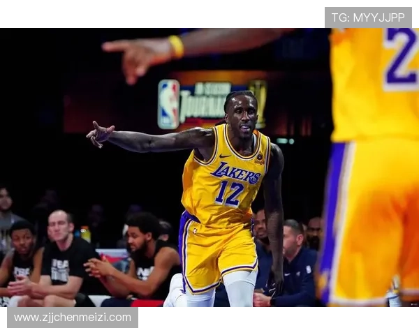 浓眉赛季开局统治攻防场均两双展现联盟顶级内线统治力